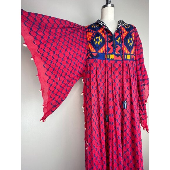 Vintage 1960s Rikma Red Keffiyeh Caftan Dress, Size Small, Angel Sleeves - Picture 5 of 16